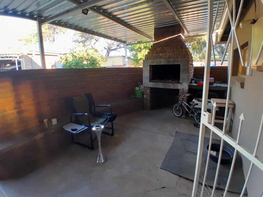 5 Bedroom Property for Sale in Kuruman Northern Cape